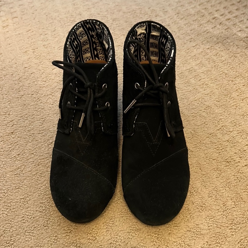 Tom’s Booties